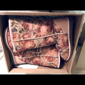 Uggs ladies blush floral boots